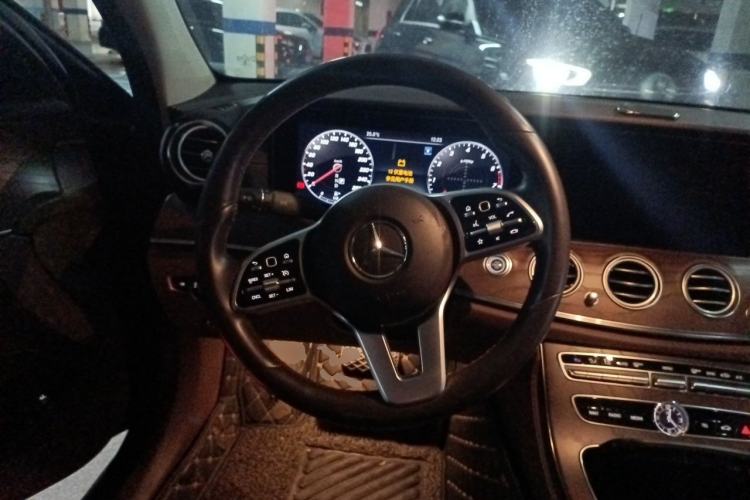 Used Mercedes-Benz E-Class 2019 E 300 L Stylish Model Steering Wheel