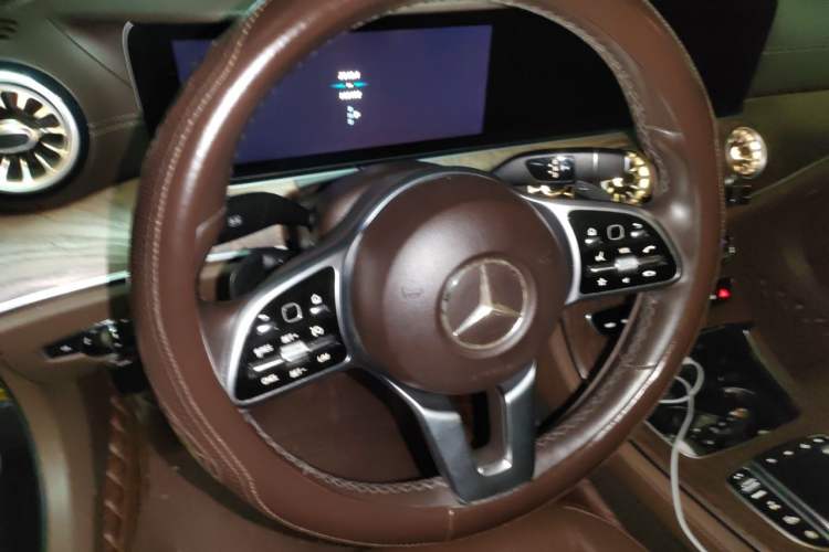 Used Mercedes-Benz E-Class 2019 Restyled E 300 L Luxury Edition Steering Wheel