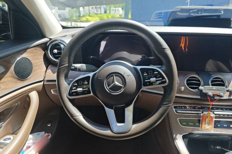 Used Mercedes-Benz E-Class 2019 Facelifted E 300 L Stylish Version Steering Wheel