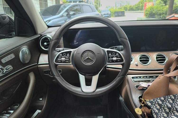 Used Mercedes-Benz E-Class 2019 E 300 L Luxury Model Steering Wheel