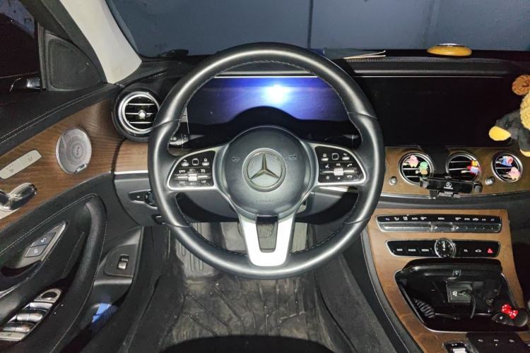 Used Mercedes-Benz E-Class 2019 Restyled E 300 L Luxury Edition Steering Wheel
