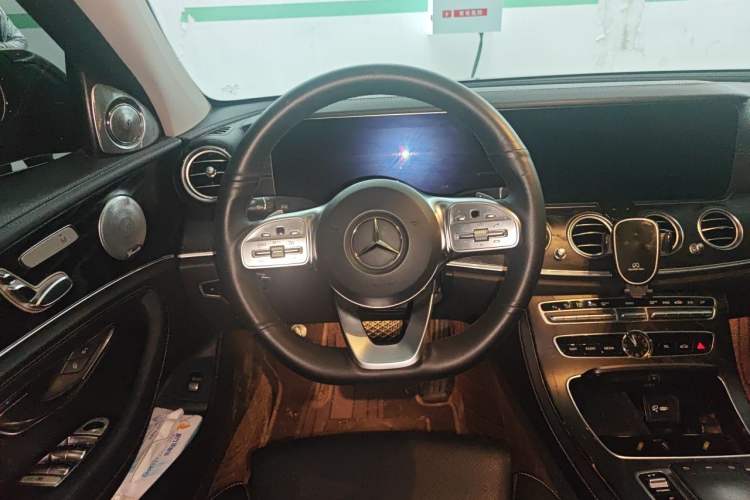 Used Mercedes-Benz E-Class 2019 E 200 L Sport Edition Steering Wheel