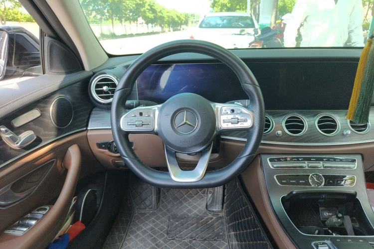 Used Mercedes-Benz E-Class 2019 E 260 L Sport Edition Steering Wheel