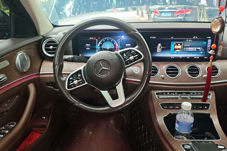 Used Mercedes-Benz E-Class 2019 Restyled E 300 L Luxury Edition Steering Wheel