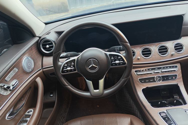 Used Mercedes-Benz E-Class 2019 Restyled E 300 L Luxury Edition Steering Wheel