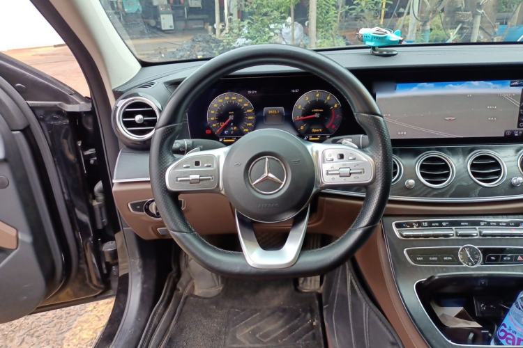 Used Mercedes-Benz E-Class 2019 Restyled E 300 L Sporty and Stylish Edition Steering Wheel