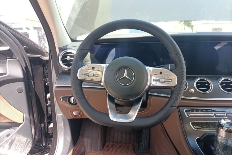 Used Mercedes-Benz E-Class 2019 E 300 L Sport Luxury Edition Steering Wheel