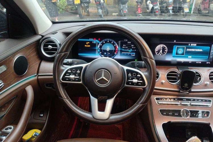 Used Mercedes-Benz E-Class 2019 E 300 L Stylish Model Steering Wheel