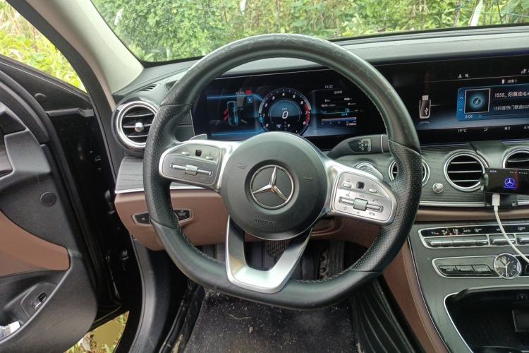 Used Mercedes-Benz E-Class 2019 E 300 L Sport Luxury Edition Steering Wheel