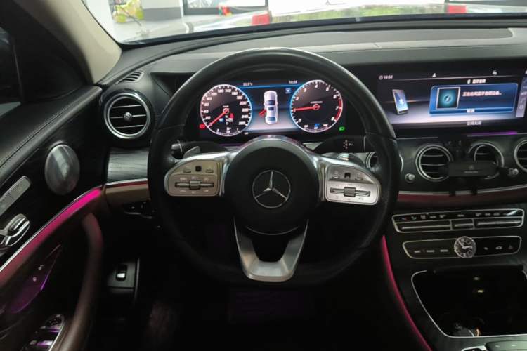 Used Mercedes-Benz E-Class 2019 Restyled E 300 L Sport Luxury Edition Steering Wheel