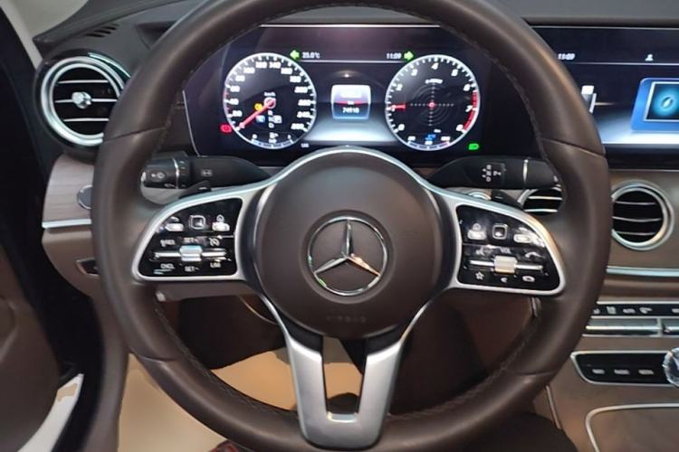 Used Mercedes-Benz E-Class 2019 Facelifted E 300 L Stylish Version Steering Wheel
