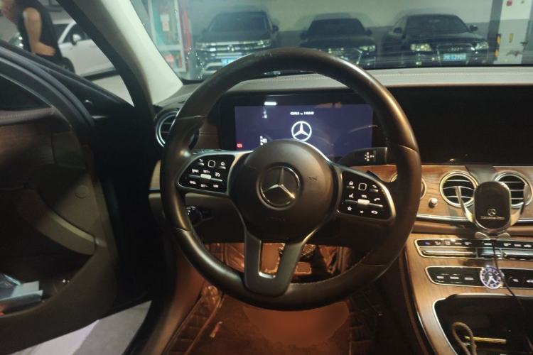 Used Mercedes-Benz E-Class 2019 E 300 L Luxury Model Steering Wheel