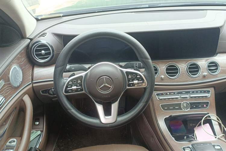 Used Mercedes-Benz E-Class 2019 Restyled E 300 L Luxury Edition Steering Wheel