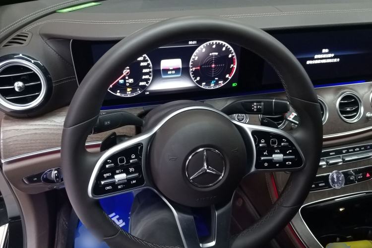 Used Mercedes-Benz E-Class 2019 Facelifted E 300 L Stylish Version Steering Wheel