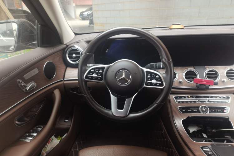 Used Mercedes-Benz E-Class 2019 E 260 L Steering Wheel