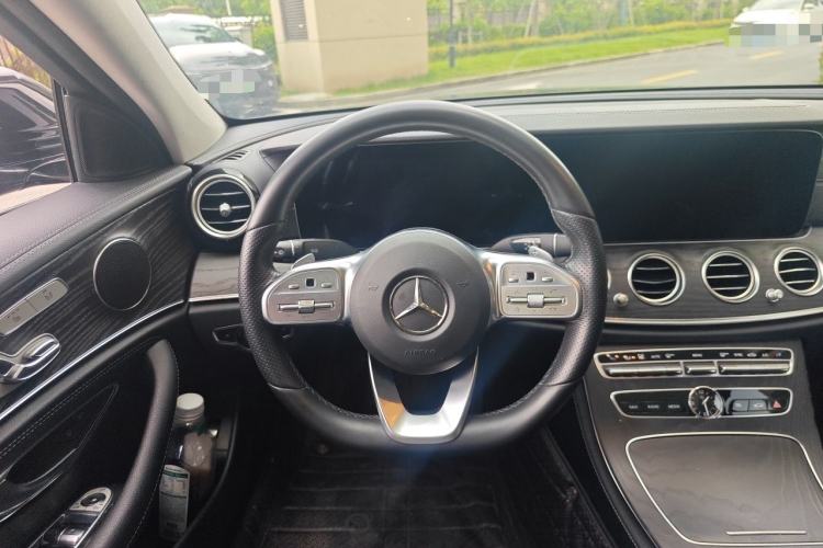 Used Mercedes-Benz E-Class 2019 Restyled E 300 L Sporty and Stylish Edition Steering Wheel