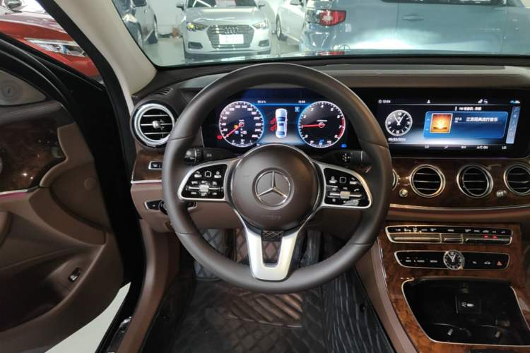 Used Mercedes-Benz E-Class 2019 Facelifted E 300 L Stylish Version Steering Wheel