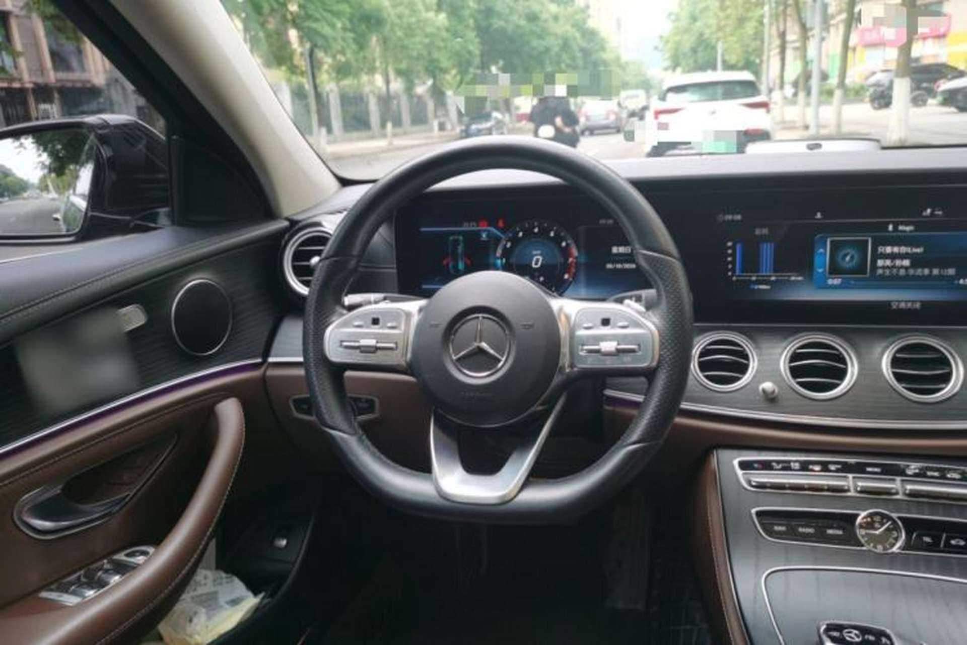 Used Mercedes-Benz E-Class 2019 Restyled E 300 L Sporty and Stylish Edition Steering Wheel