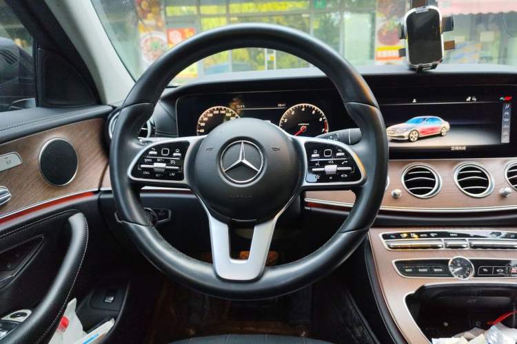 Used Mercedes-Benz E-Class 2019 Facelifted E 300 L Stylish Version Steering Wheel