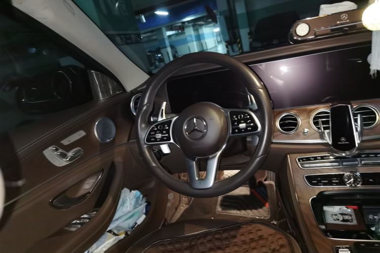 Used Mercedes-Benz E-Class 2019 Facelifted E 300 L Stylish Version Steering Wheel