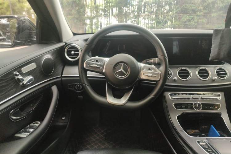 Used Mercedes-Benz E-Class 2019 E 260 L Sport Edition Steering Wheel