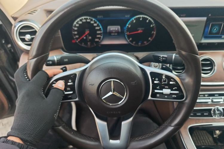 Used Mercedes-Benz E-Class 2019 Facelifted E 300 L Stylish Version Steering Wheel