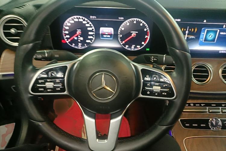 Used Mercedes-Benz E-Class 2019 Facelifted E 300 L Stylish Version Steering Wheel