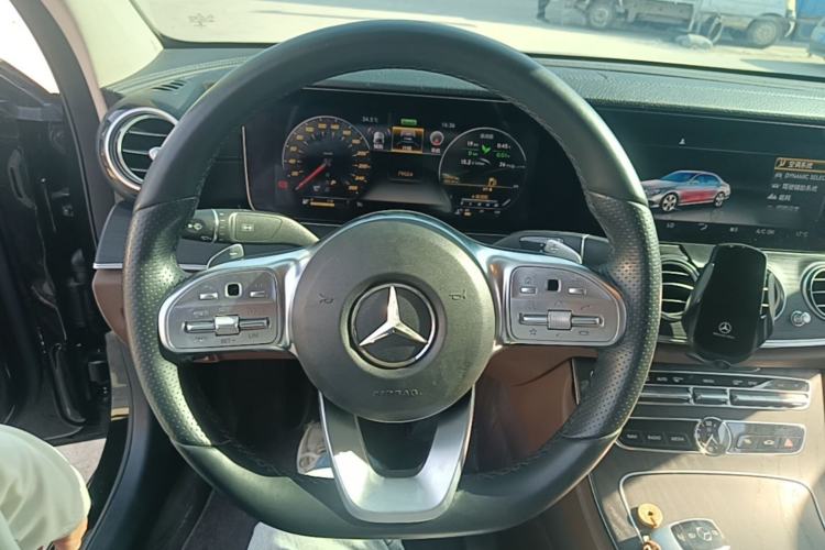Used Mercedes-Benz E-Class 2019 E 260 L Sport 4MATIC Steering Wheel