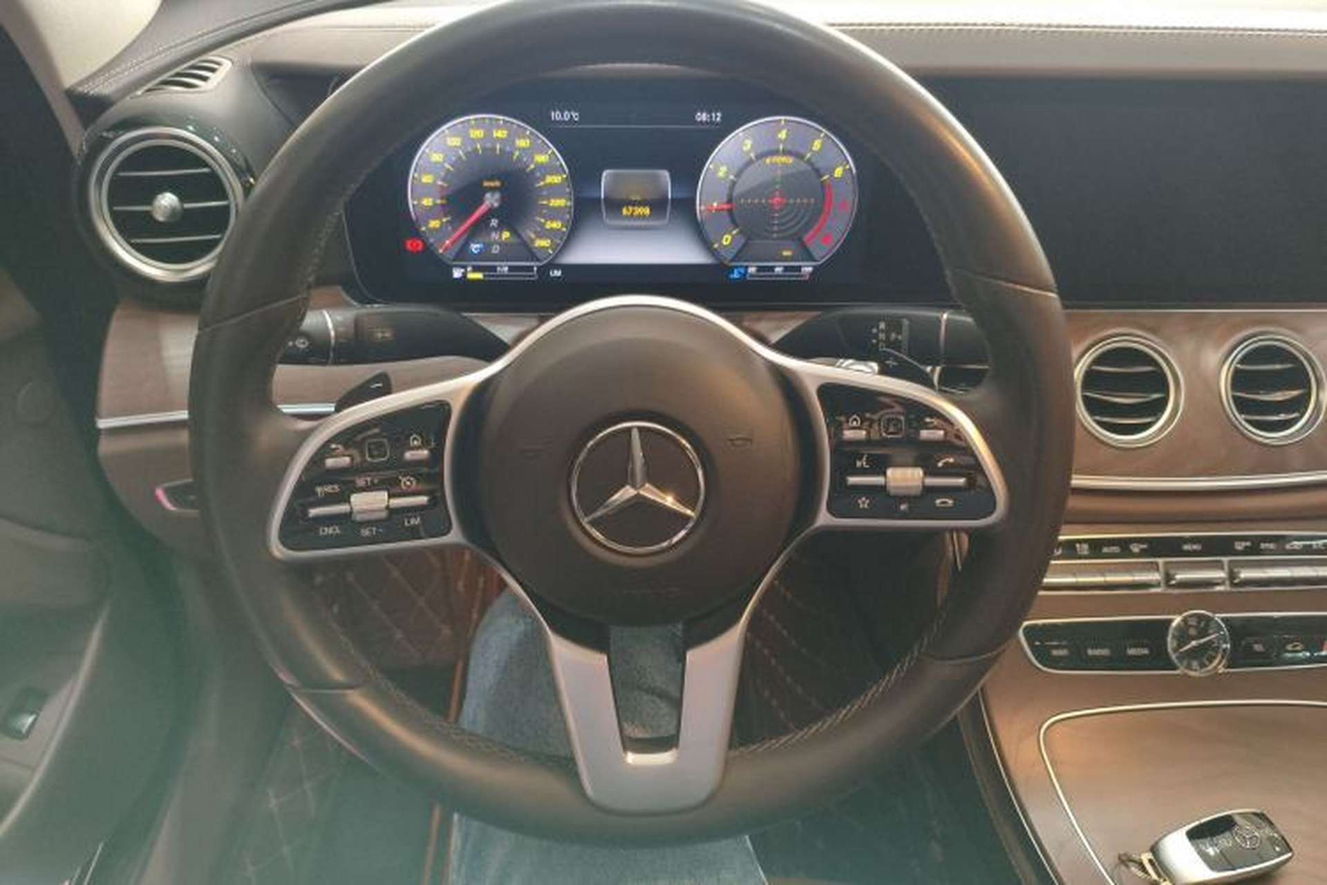 Used Mercedes-Benz E-Class 2019 E 300 L Luxury Model Steering Wheel