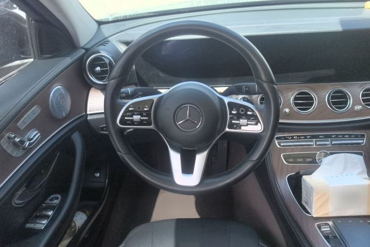 Used Mercedes-Benz E-Class 2019 Restyled E 300 L Luxury Edition Steering Wheel