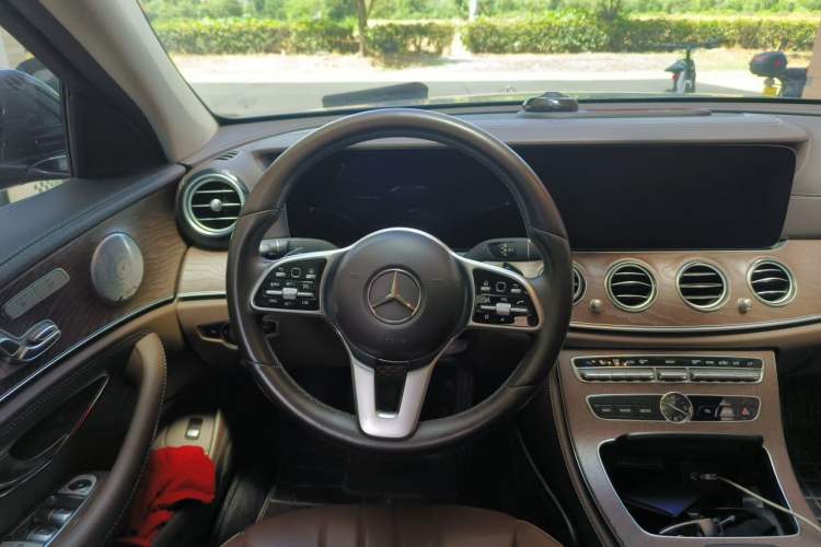 Used Mercedes-Benz E-Class 2019 Restyled E 300 L Luxury Edition Steering Wheel