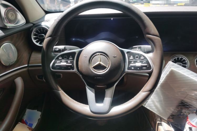 Used Mercedes-Benz E-Class 2019 Facelifted E 300 L Stylish Version Steering Wheel