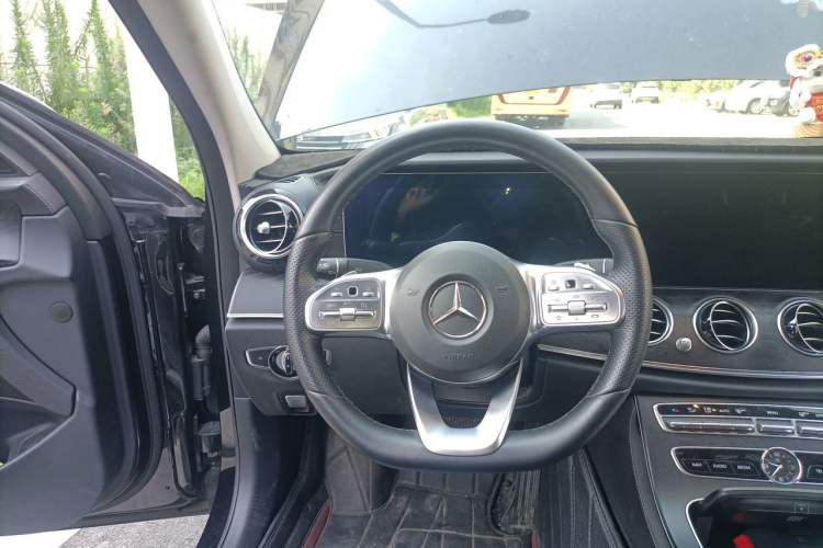 Used Mercedes-Benz E-Class 2019 E 200 L Sport Edition Steering Wheel