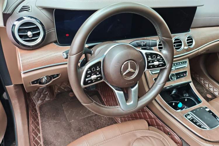 Used Mercedes-Benz E-Class 2019 E 260 L Steering Wheel