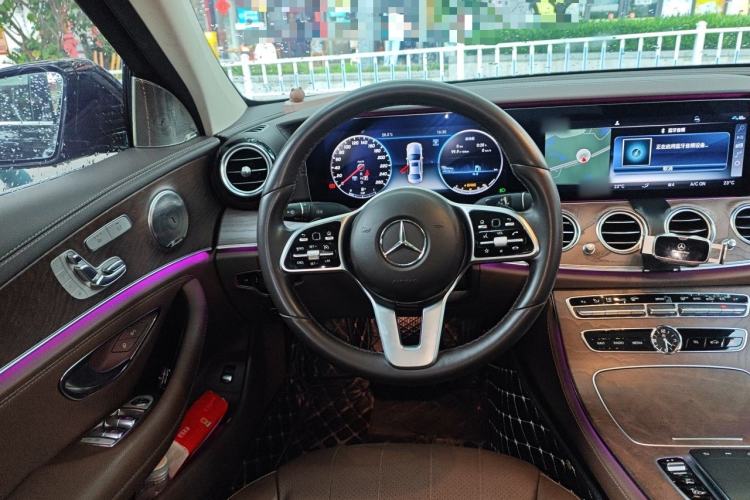 Used Mercedes-Benz E-Class 2019 Facelifted E 300 L Stylish Version Steering Wheel