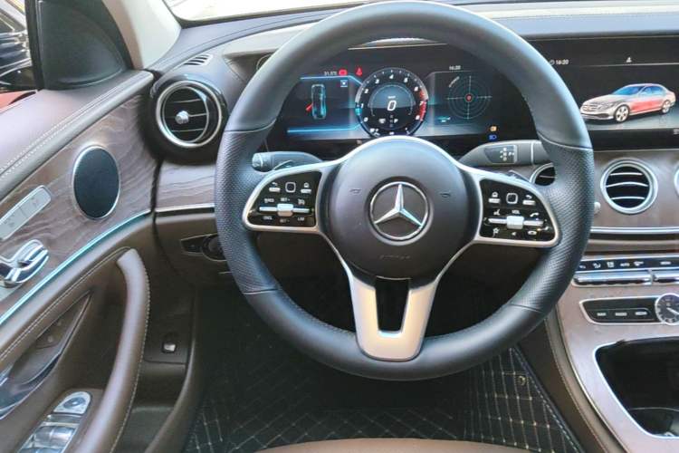 Used Mercedes-Benz E-Class 2019 Facelifted E 300 L Stylish Version Steering Wheel