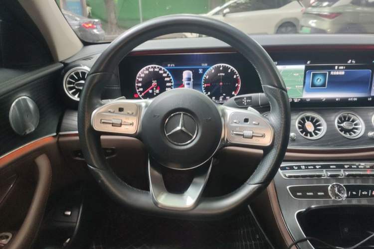 Used Mercedes-Benz E-Class 2019 Restyled E 300 L Sporty and Stylish Edition Steering Wheel