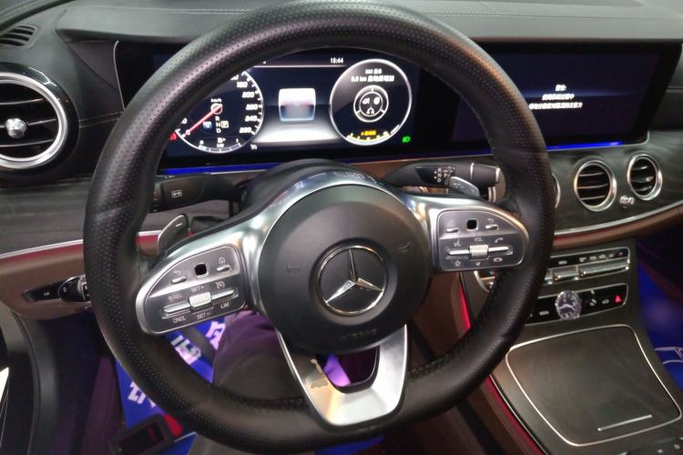 Used Mercedes-Benz E-Class 2019 Restyled E 300 L Sporty and Stylish Edition Steering Wheel