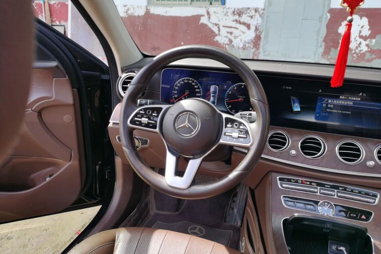 Used Mercedes-Benz E-Class 2019 Facelifted E 300 L Stylish Version Steering Wheel
