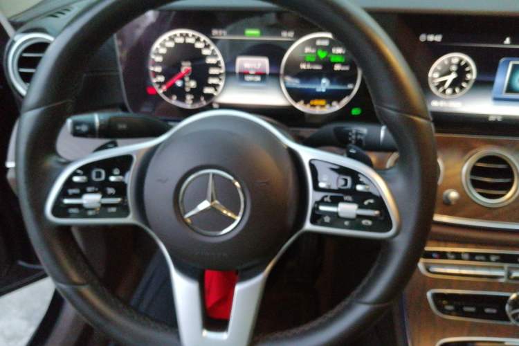 Used Mercedes-Benz E-Class 2019 E 260 L Steering Wheel