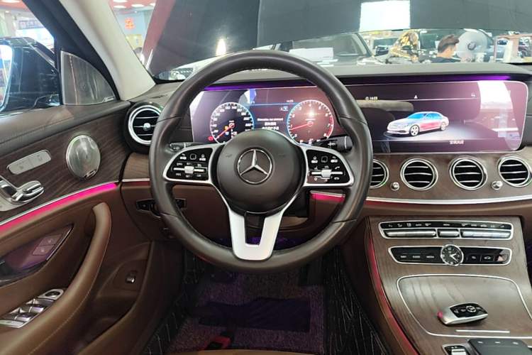 Used Mercedes-Benz E-Class 2019 E 300 L Stylish Model Steering Wheel
