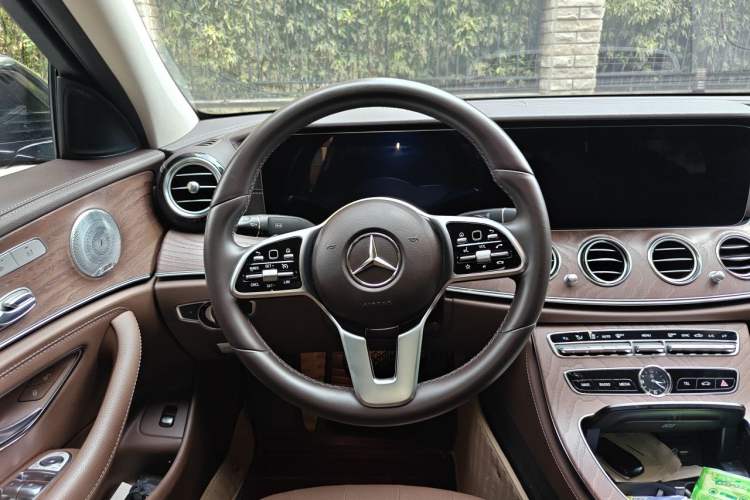 Used Mercedes-Benz E-Class 2019 Restyled E 300 L Luxury Edition Steering Wheel