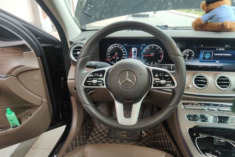 Used Mercedes-Benz E-Class 2019 Facelifted E 300 L Stylish Version Steering Wheel