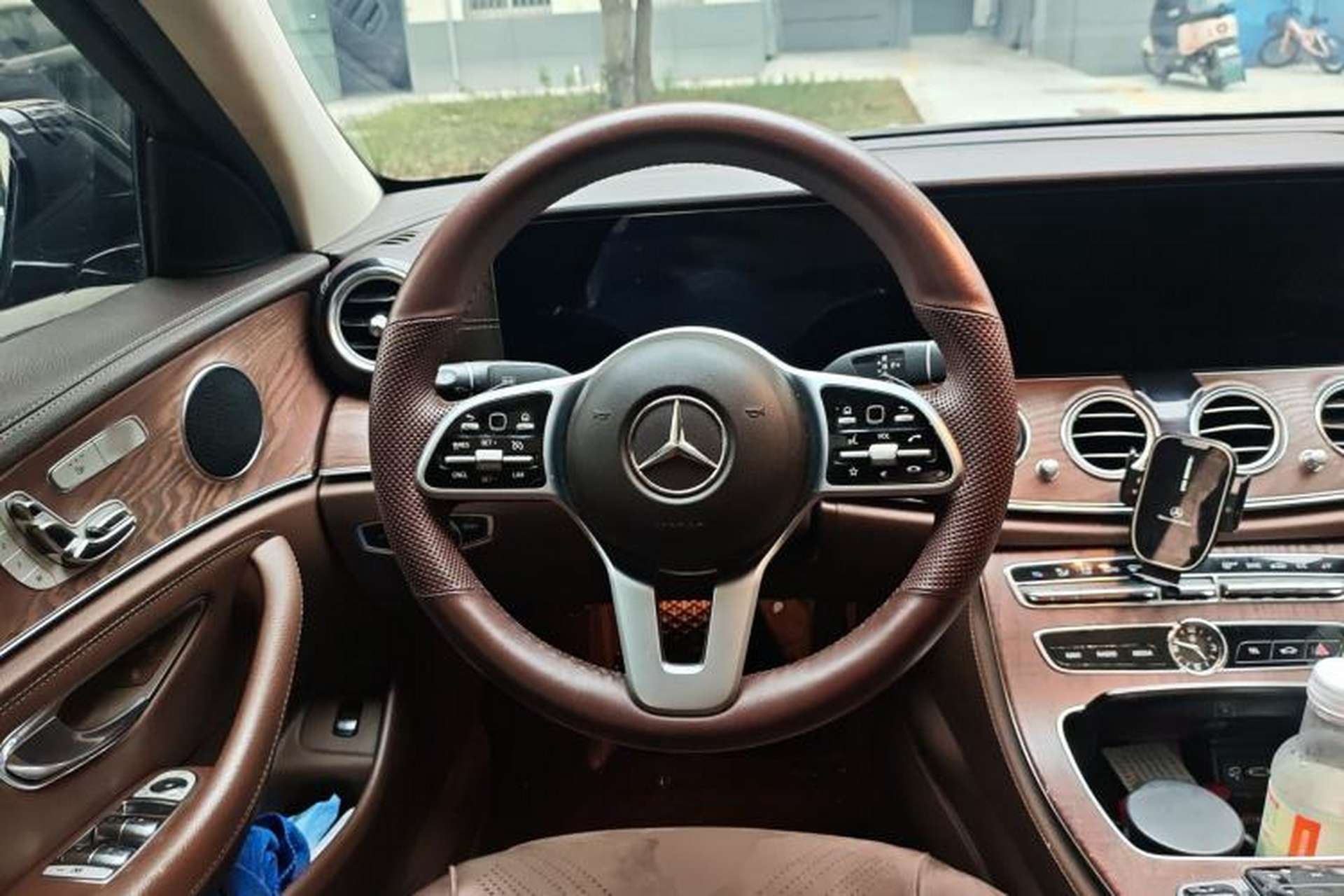 Used Mercedes-Benz E-Class 2019 E 300 L Stylish Model Steering Wheel