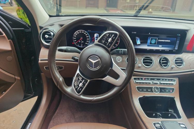 Used Mercedes-Benz E-Class 2019 Facelifted E 300 L Stylish Version Steering Wheel
