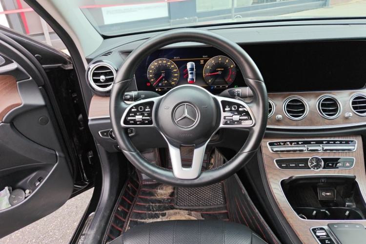 Used Mercedes-Benz E-Class 2019 E 300 L Luxury Model Steering Wheel