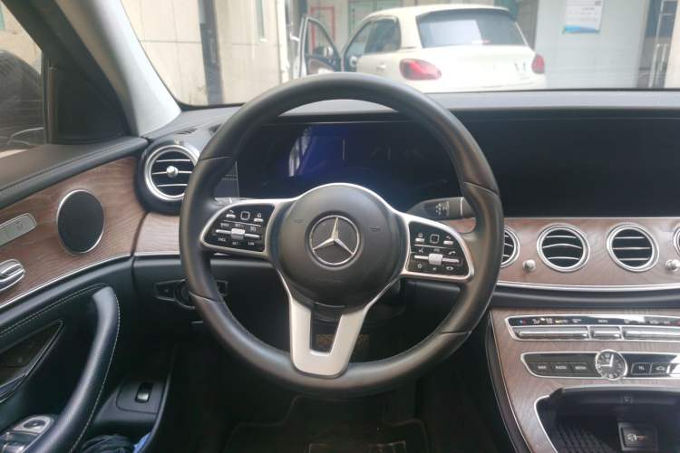 Used Mercedes-Benz E-Class 2019 Facelifted E 300 L Stylish Version Steering Wheel