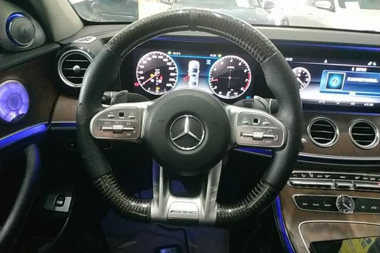 Used Mercedes-Benz E-Class 2019 E 300 L Luxury Model Steering Wheel