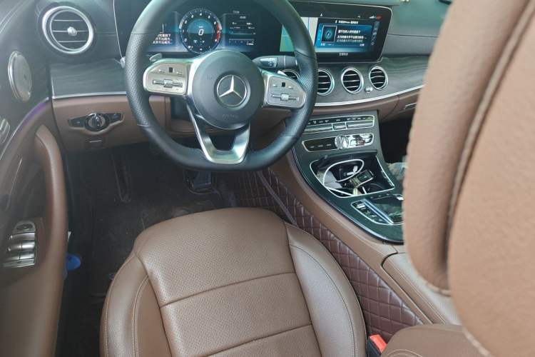 Used Mercedes-Benz E-Class 2019 Restyled E 300 L Sporty and Stylish Edition Steering Wheel