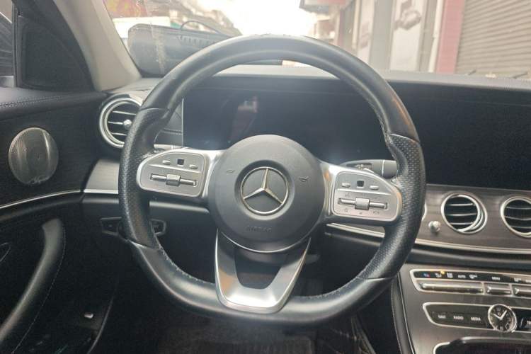 Used Mercedes-Benz E-Class 2019 Restyled E 300 L Luxury Edition Steering Wheel